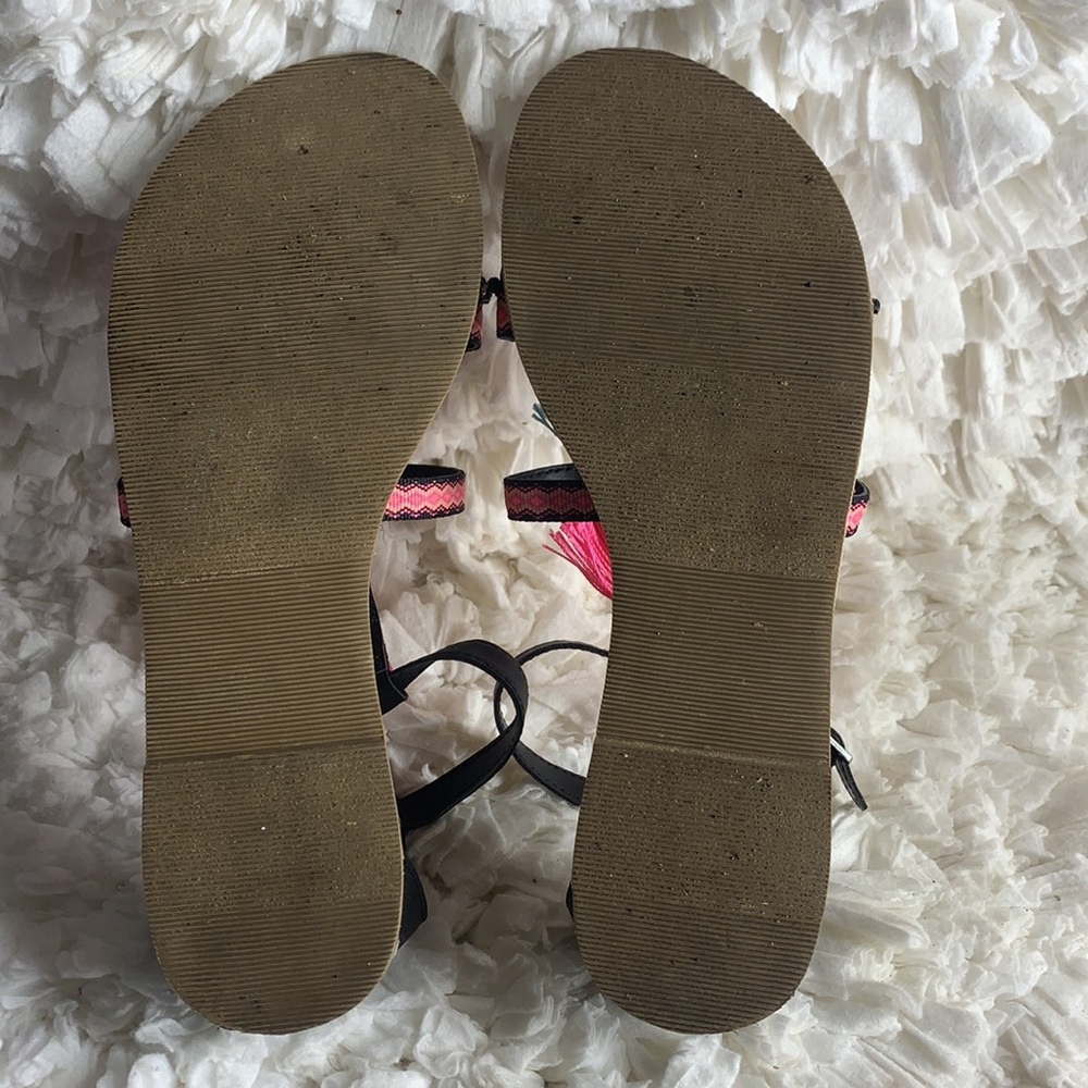 The Children’s Place sandals - Picture 6 of 7